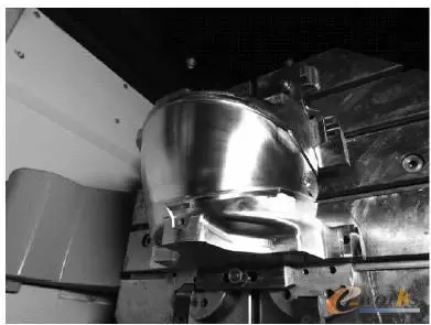 常用的摩托車(chē)頭盔鏡片模具三線立式加工中心850plus做出來(lái)的！(圖5)