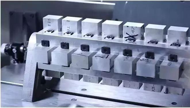 【新手必看】3軸、3+2軸、5軸加工的區(qū)別是什么？(圖11)